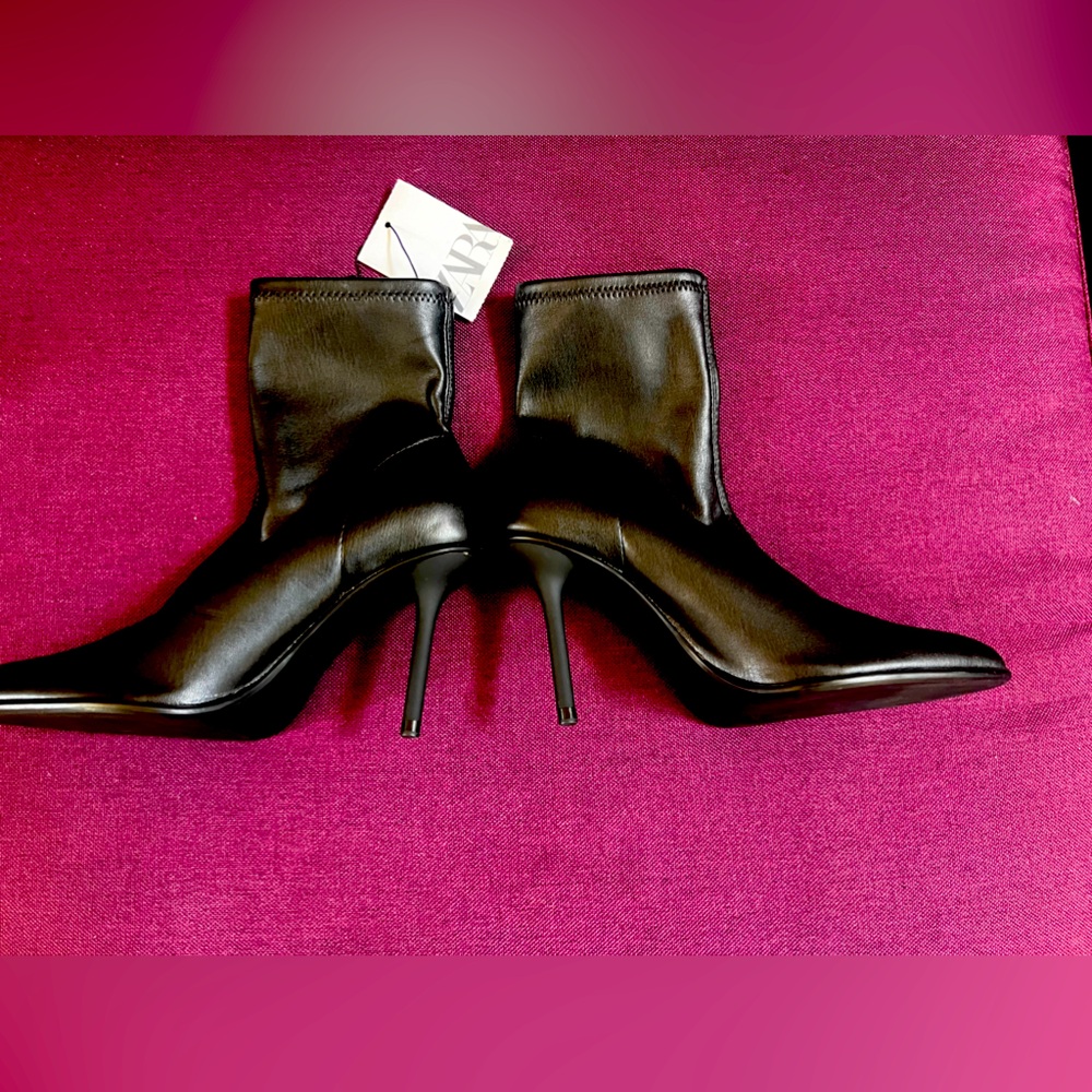 ZARA ANKLE HEELED BOOTIE SIZE 7.5 US or EU 38 - Picture 2 of 10